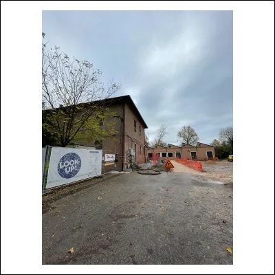 Cantiere con telo parlante